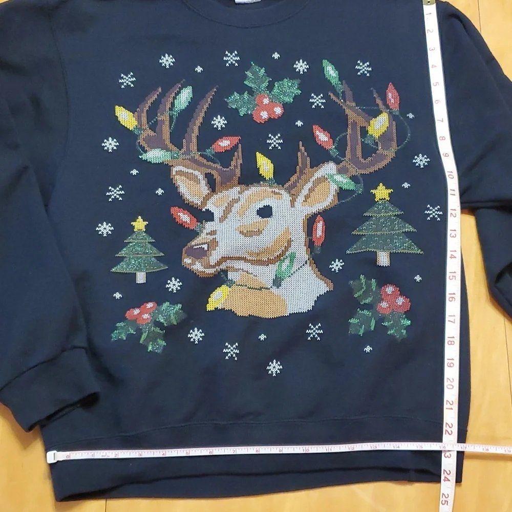 ❤️💚 Christmas Black Tangled Reindeer crewneck sweatshirt ❤️💚 1 Small left!! - Picture 8 of 10